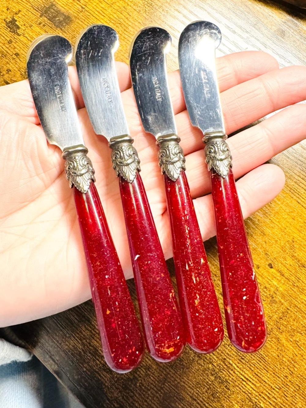 Napoleon 4pc Italian Spreader Knife Set Red Silver Acrylic Charcuterie - Picture 2 of 7